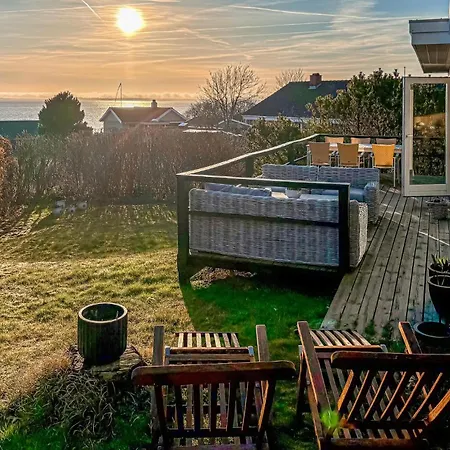 度假居 In V With House Sea View