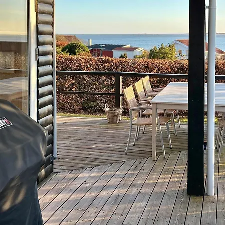 Fint Hjem I V Med Havutsikt Feriehus *