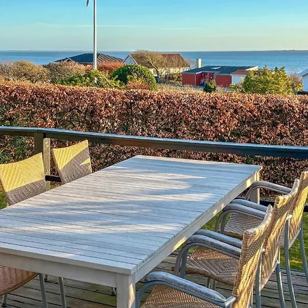 In V With House Sea View Дом отдыха *