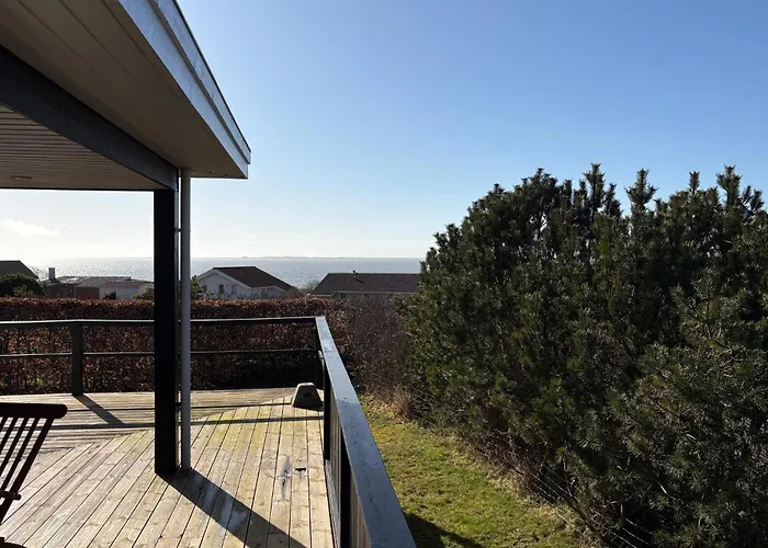 بيت للعطل In V With House Sea View